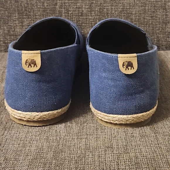 PATARA MEN,S  BLUE SLIP-ON Shoes with Mushroom Embroidery Size 9. NWOT. - Picture 4 of 11